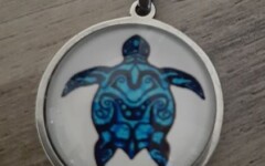 COLLIERS CABOCHON - TORTUE TRIBALE BLEUE